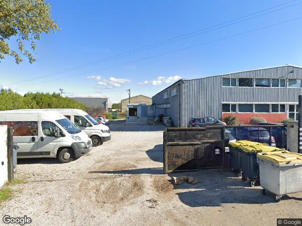 UN  EMPLACEMENT DE STATIONNEMENT