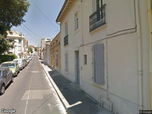 UNE  MAISON A USAGE D'HABITATION AVEC TERRASSE