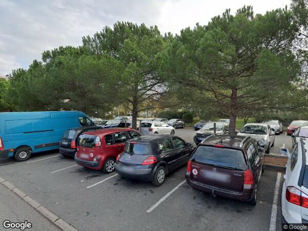 UN  APPARTEMENT ET UNE CAVE