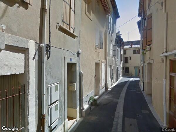 UNE  MAISON D'HABITATION