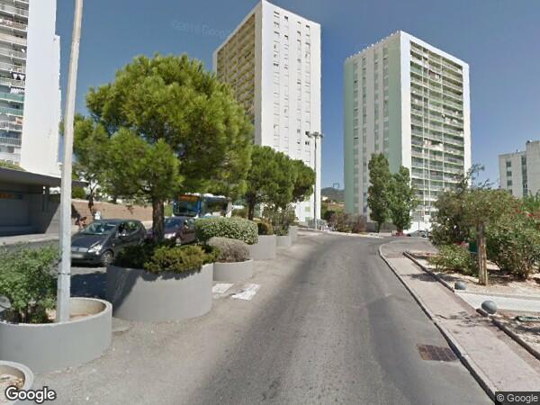 UNE  MAISON A USAGE D'HABITATION