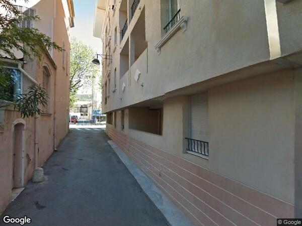 UN APPARTEMENT AVEC PARKINGS