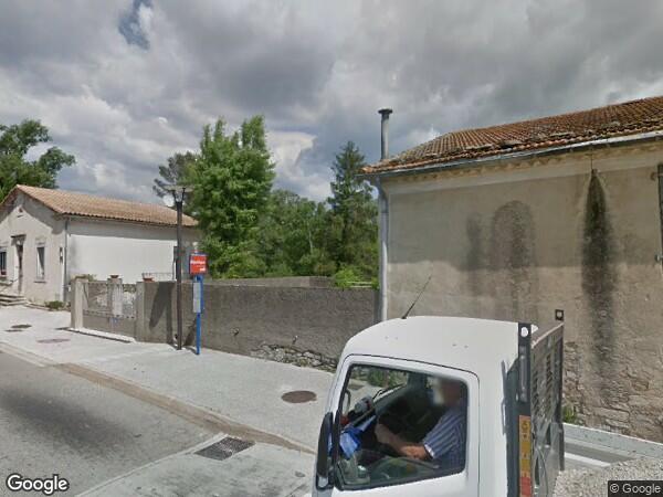 UNE  MAISON D'HABITATION