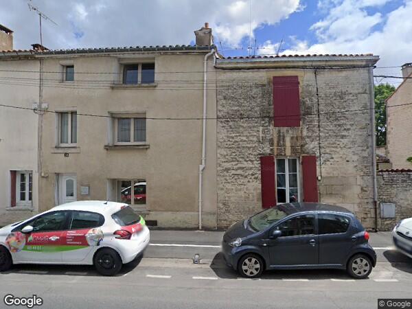 UNE MAISON D'HABITATION