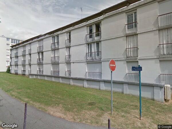 UN  APPARTEMENT DE TYPE F3 AVEC UNE CAVE