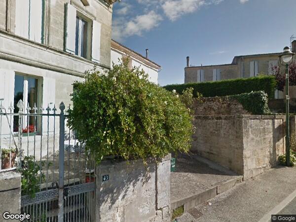 UNE MAISON D'HABITATION