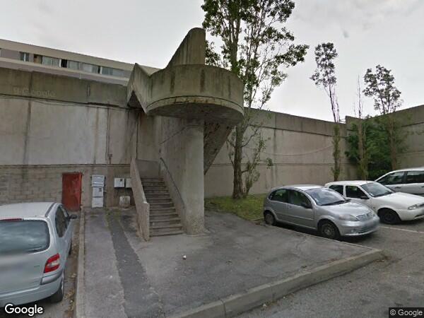 UN  APPARTEMENT T4 AVEC UNE CAVE