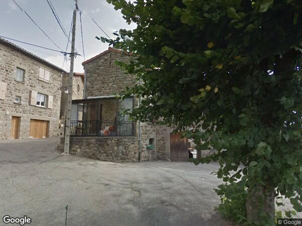 UNE  MAISON D'HABITATION