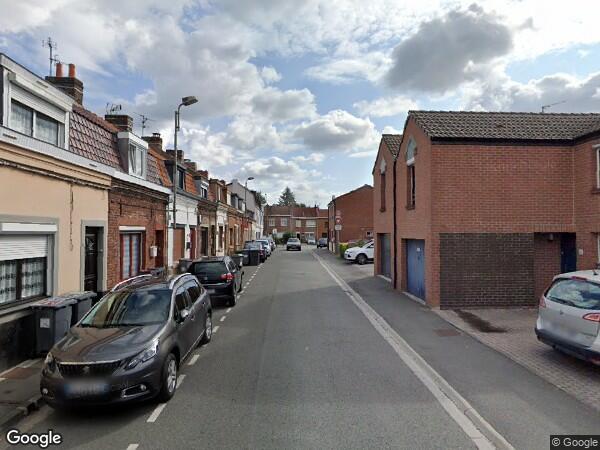 UNE  MAISON D'HABITATION