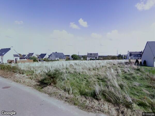 UNE  MAISON A USAGE D'HABITATION