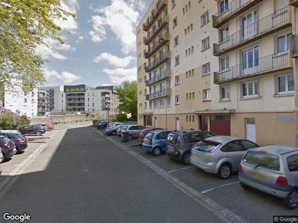 UN  APPARTEMENT DE TYPE 5 AVEC UNE CAVE