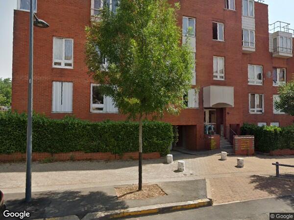 UNE  MAISON D'HABITATION