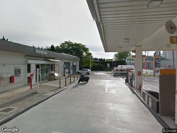 UN  APPARTEMENT DE TYPE 3 AVEC UNE CAVE