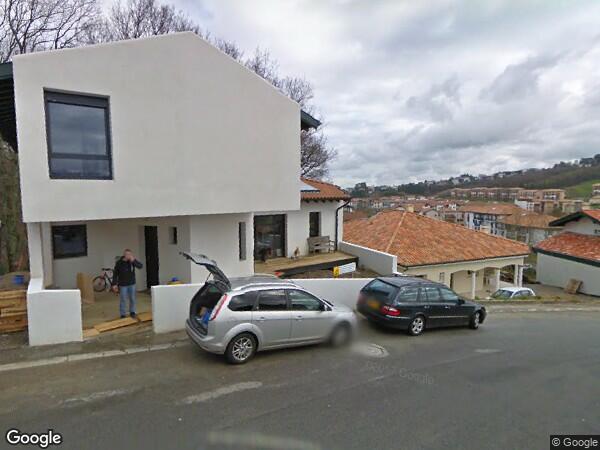 UNE  VILLA DE TYPE BASQUE