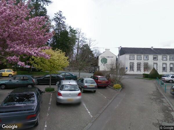 UNE MAISON À USAGE D'HABITATION