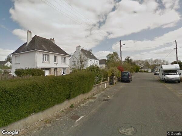 UNE  MAISON D'HABITATION DE TYPE 5