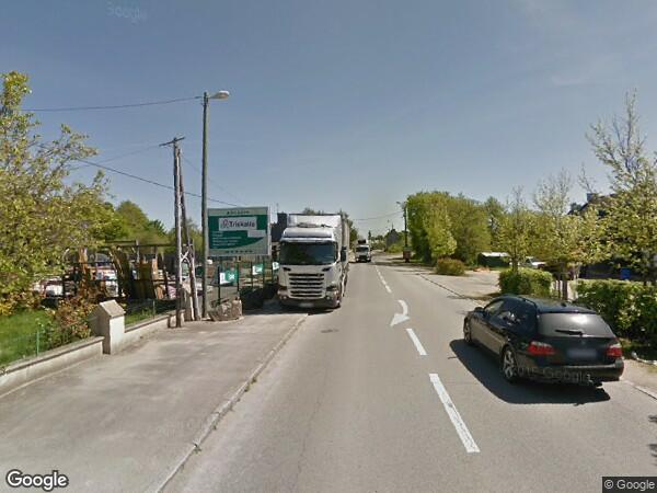 UN MAISON À USAGE D'HABITATION, DATANT DES ANNÉES 1970