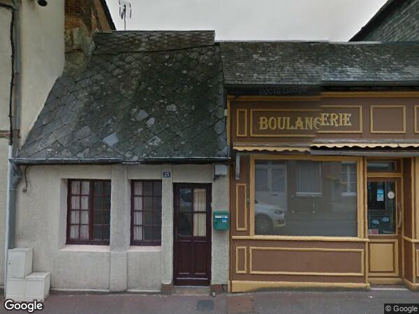 UNE  MAISON D'HABITATION