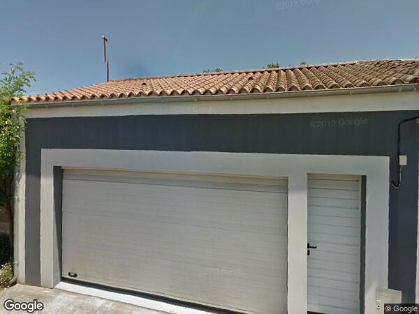 UNE MAISON D'HABITATION