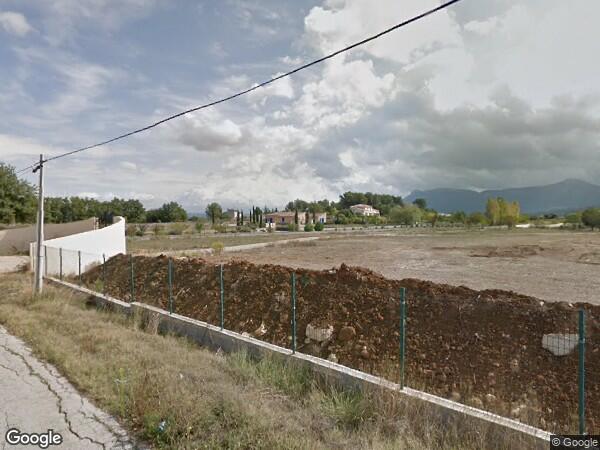 UNE MAISON À USAGE D'HABITATION