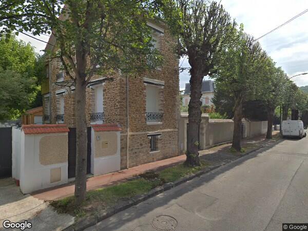 UN PAVILLON D'HABITATION