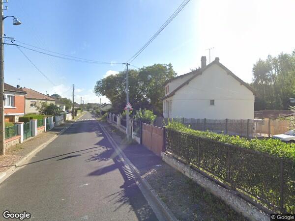 UNE MAISON D'HABITATION DE TYPE F 4 ET TERRAIN