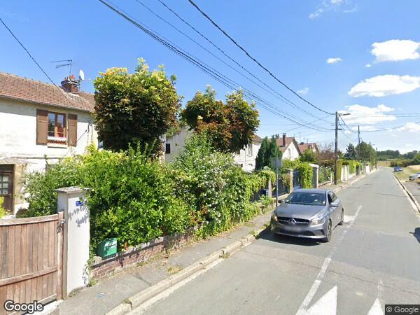 UNE MAISON À USAGE D'HABITATION