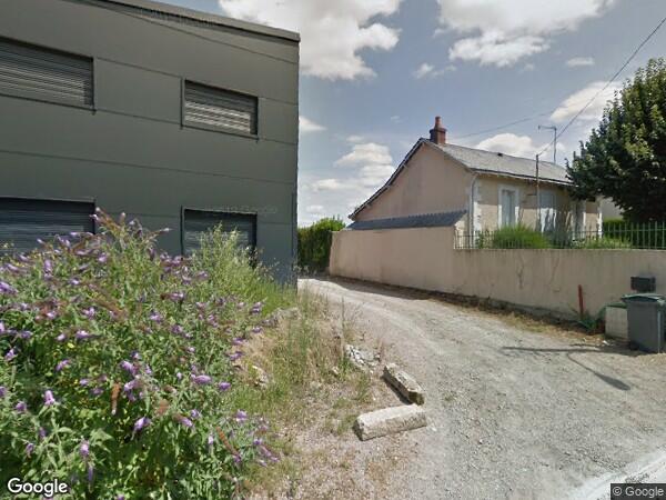 UN  IMMEUBLE CONTEMPORAIN