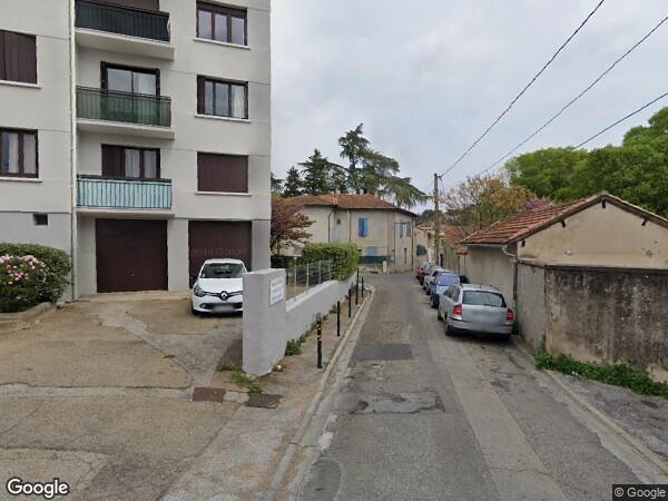 UN APPARTEMENT ET UNE CAVE