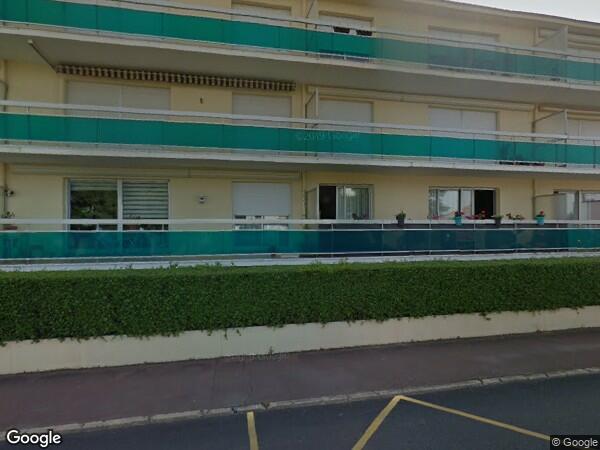 UNE CAVE + LA PROPRIÉTÉ PRIVATIVE D'UN PARKING + UN APPARTEMENT