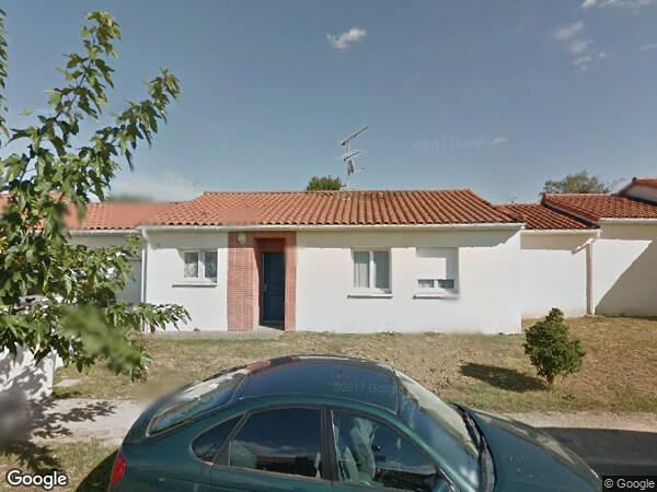 UNE MAISON D'HABITATION 