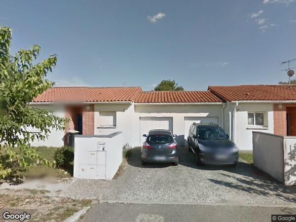 UNE  MAISON D'HABITATION