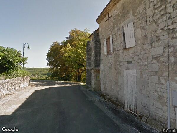 UNE  MAISON D'HABITATION