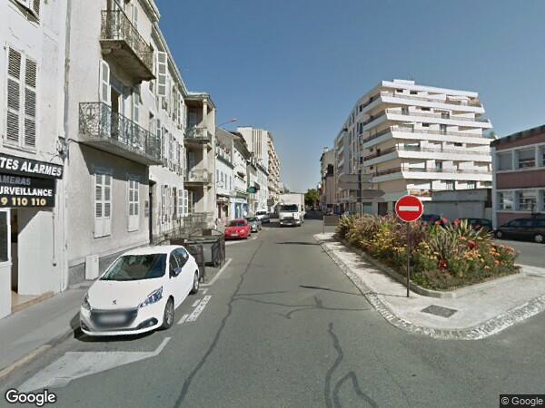 UN LOCAL À USAGE D'HABITATION 