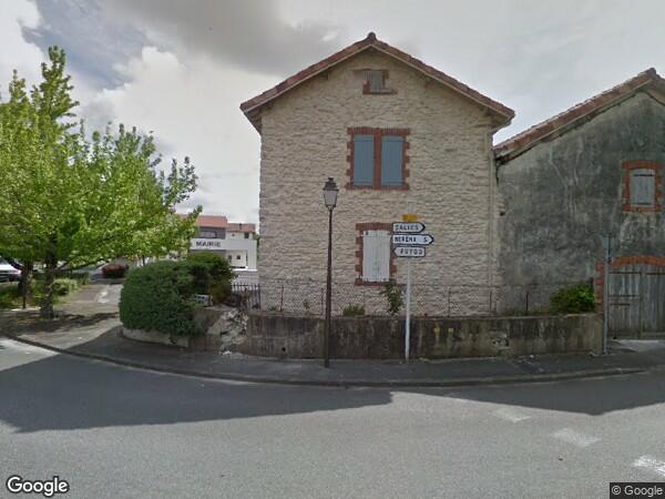 UN  PARCELLE DE TERRAIN ET CONSTRUCTION Y ÉDIFIÉE
