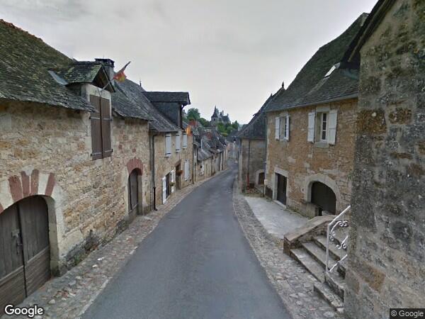 UN ENSEMBLE IMMOBILIER