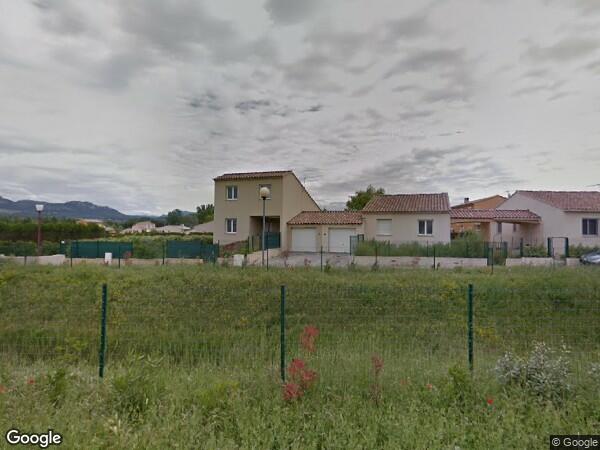 UN  APPARTEMENT À USAGE D'HABITATION DE TYPE 3 AVEC TERRASSE BOIS