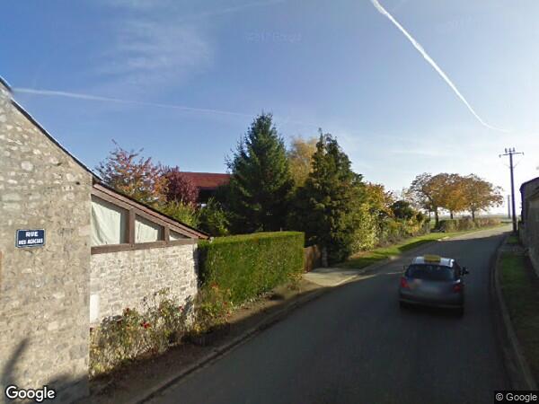UNE MAISON À USAGE D'HABITATION