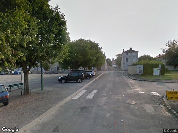 UN  IMMEUBLE A USAGE DE BUREAUX