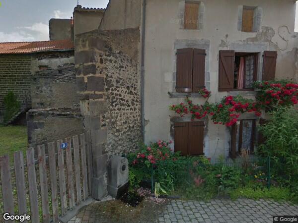 UNE  MAISON D'HABITATION