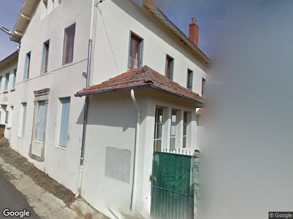 UNE  MAISON D'HABITATION