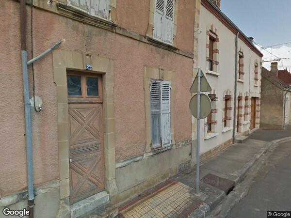 UNE  MAISON