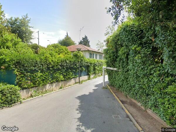 UNE  GRANDE MAISON DE SEPT PIÈCES