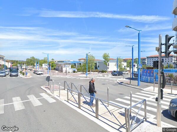 UNE  PLACE DE MOUILLAGE