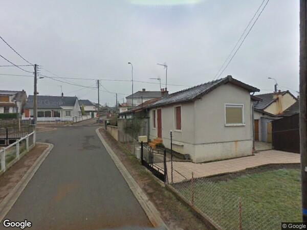 UNE  MAISON EN COURS DE RÉNOVATION