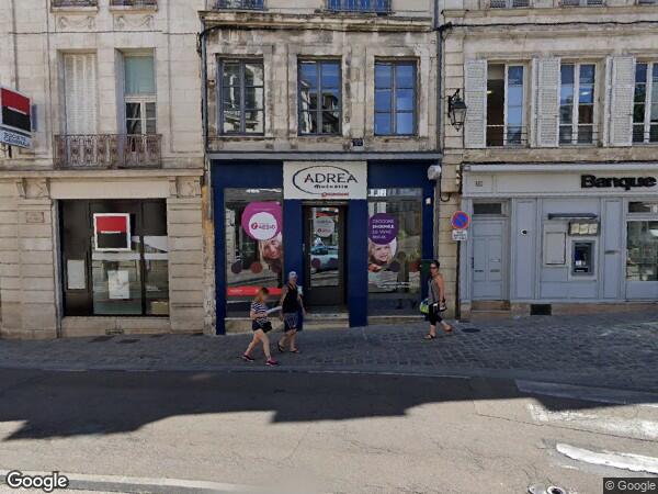 UN APPARTEMENT ET UN GRENIER 