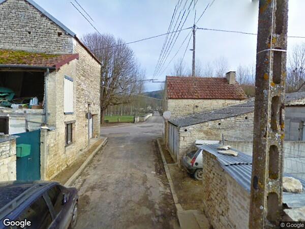 UNE  MAISON D’ HABITATION  