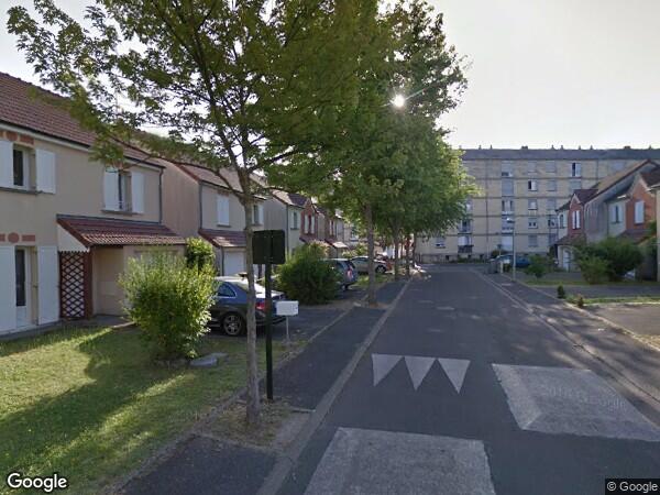 UNE MAISON À USAGE D’HABITATION