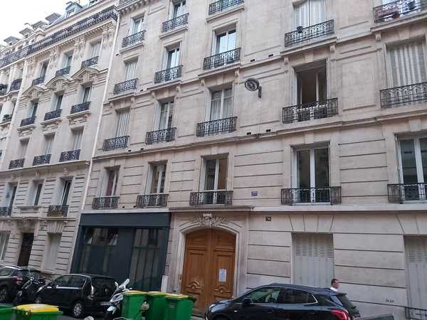 UNE CHAMBRE DE SERVICE