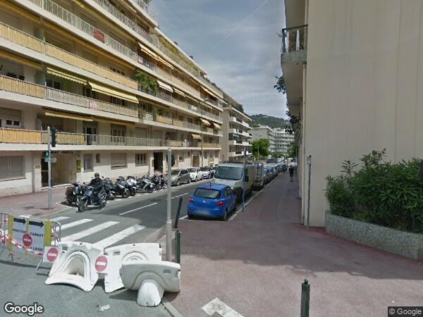 UN  APPARTEMENT AVEC UN PARKING ET UNE CAVE